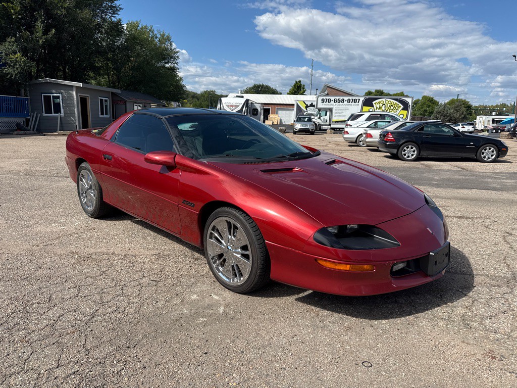 1997 Chevrolet Camaro Image 2