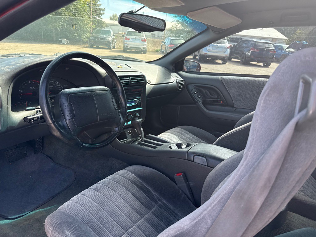 1997 Chevrolet Camaro Image 8