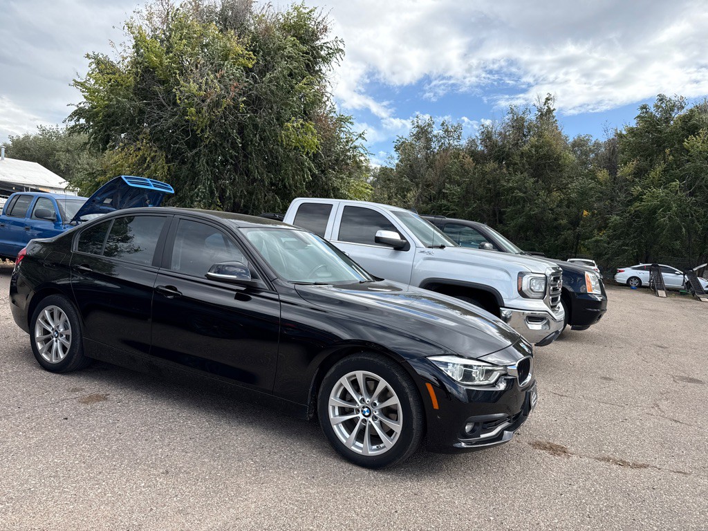 2018 BMW 3 Series Image 2