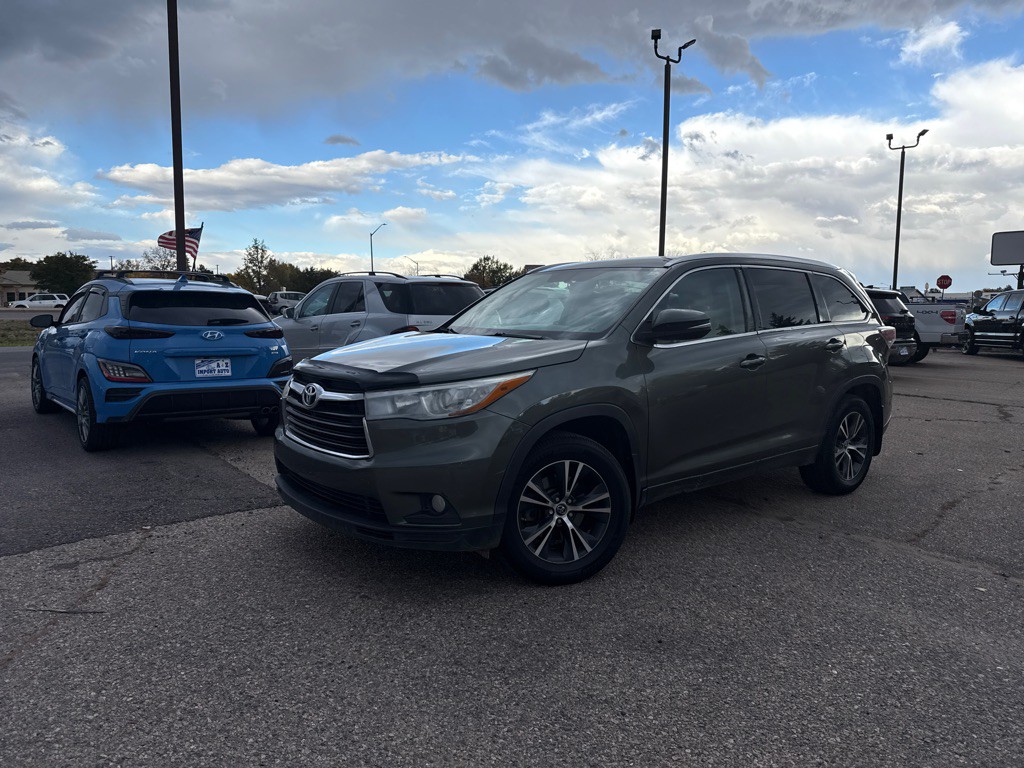 2016 Toyota Highlander Image 2