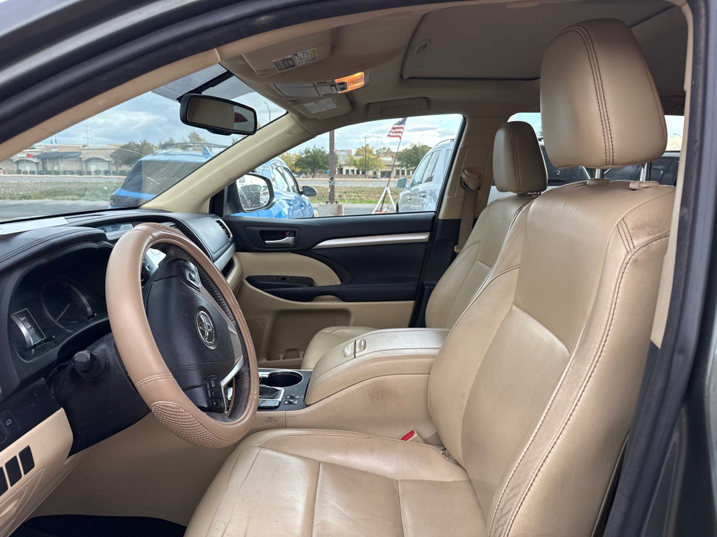 2016 Toyota Highlander Image 8