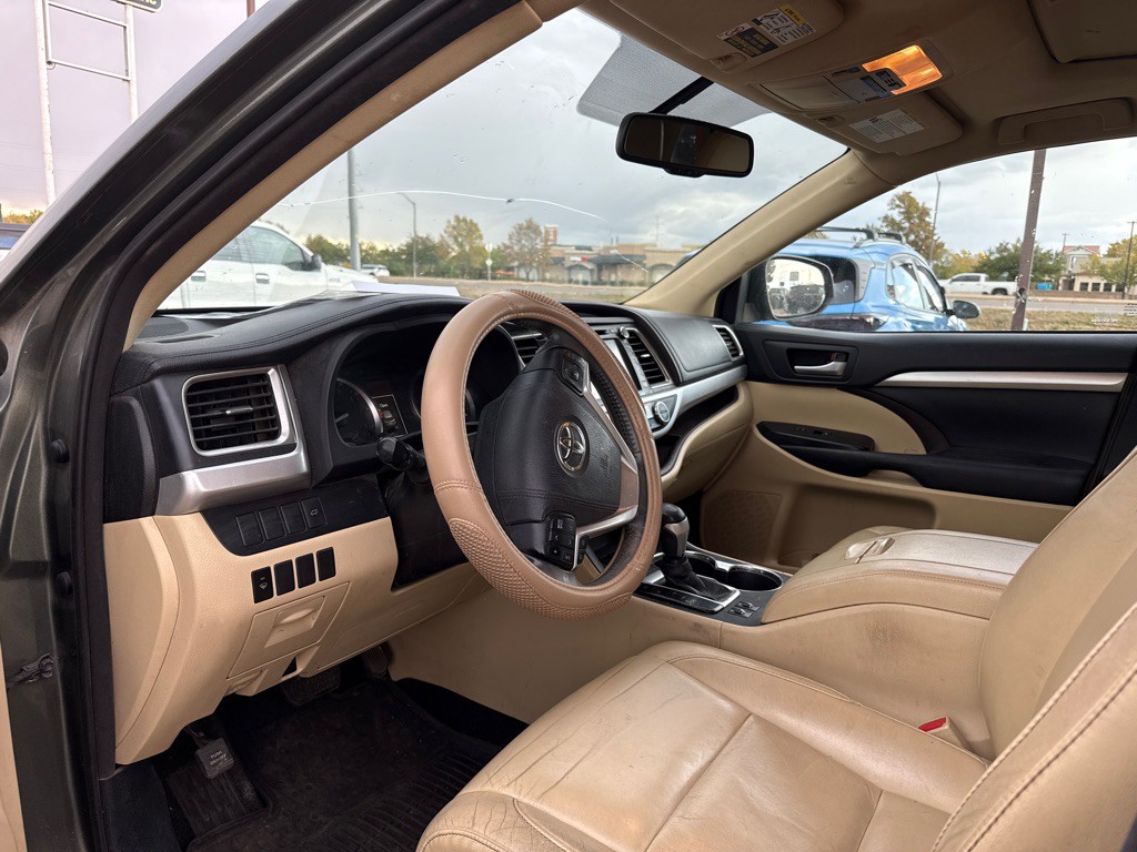 2016 Toyota Highlander Image 9