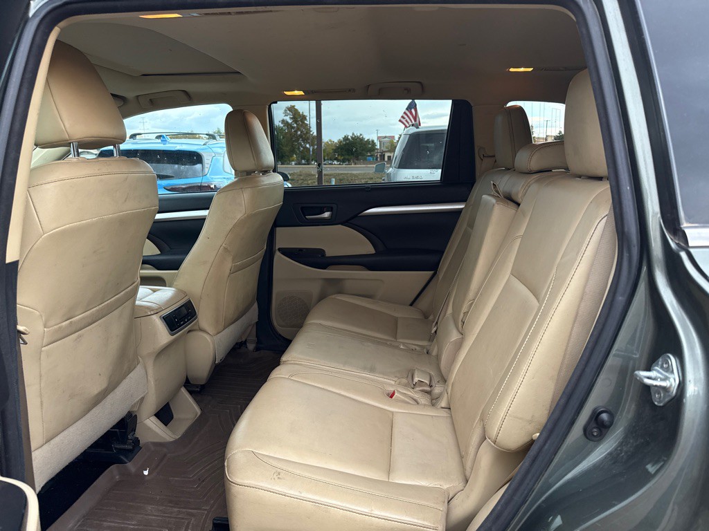 2016 Toyota Highlander Image 10