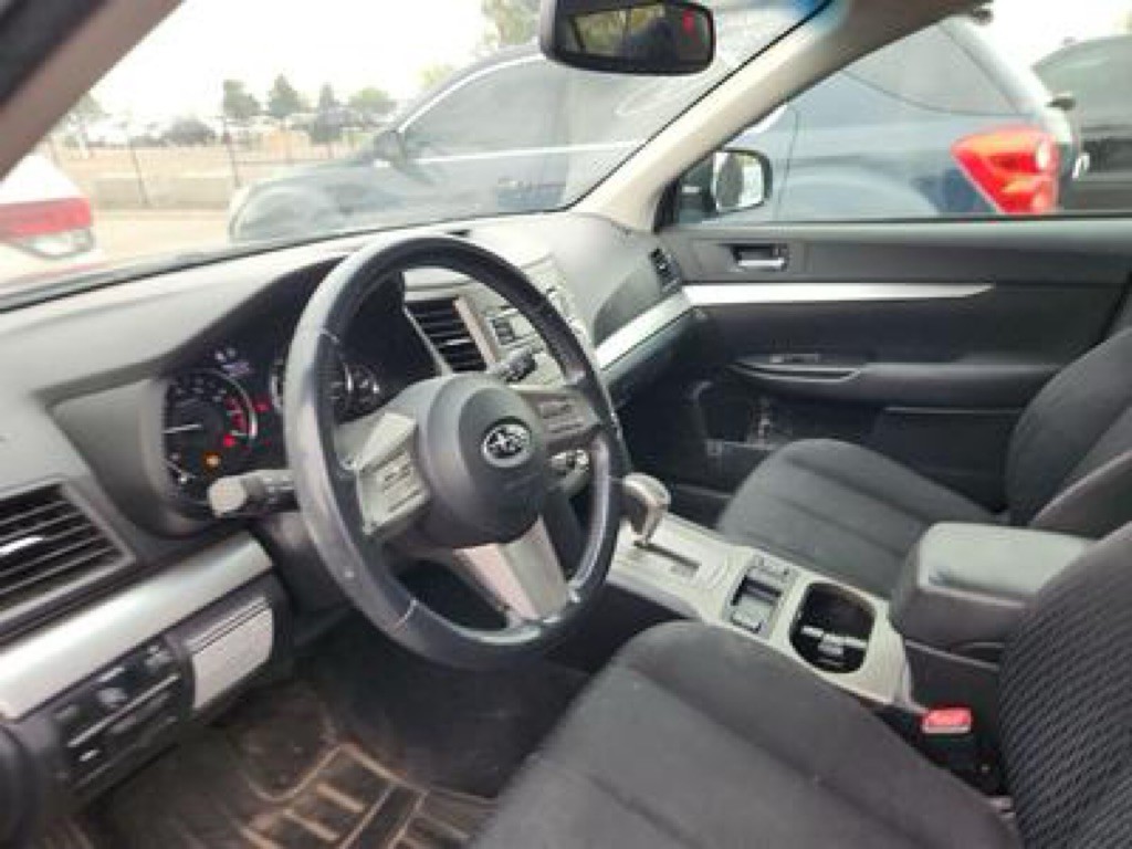 2011 Subaru Outback Image 5