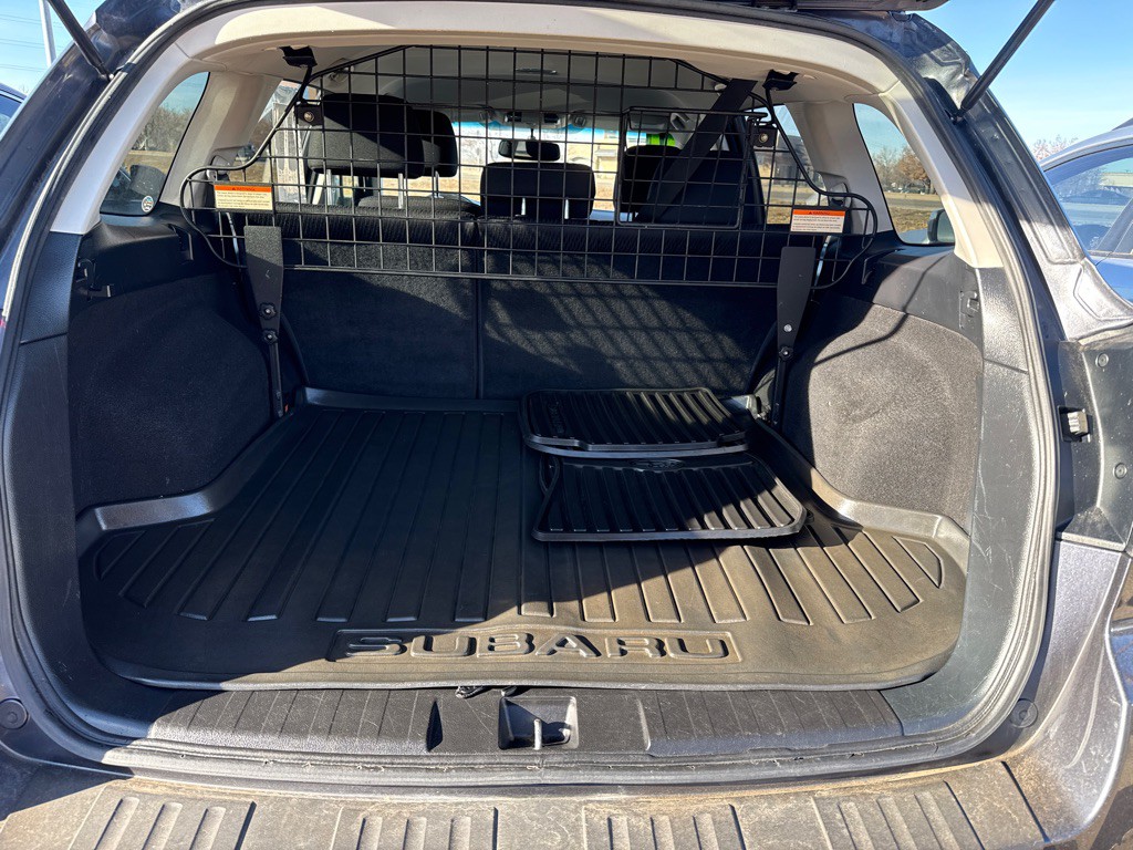 2011 Subaru Outback Image 12