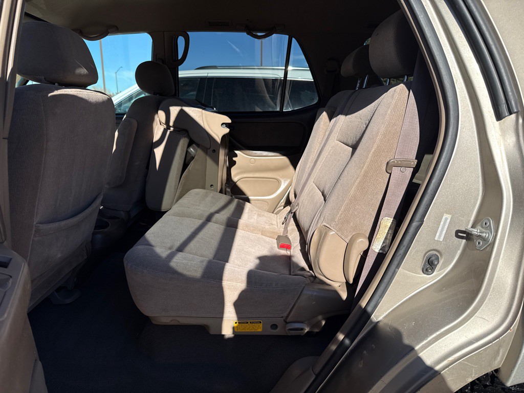 2003 Toyota Sequoia Image 10