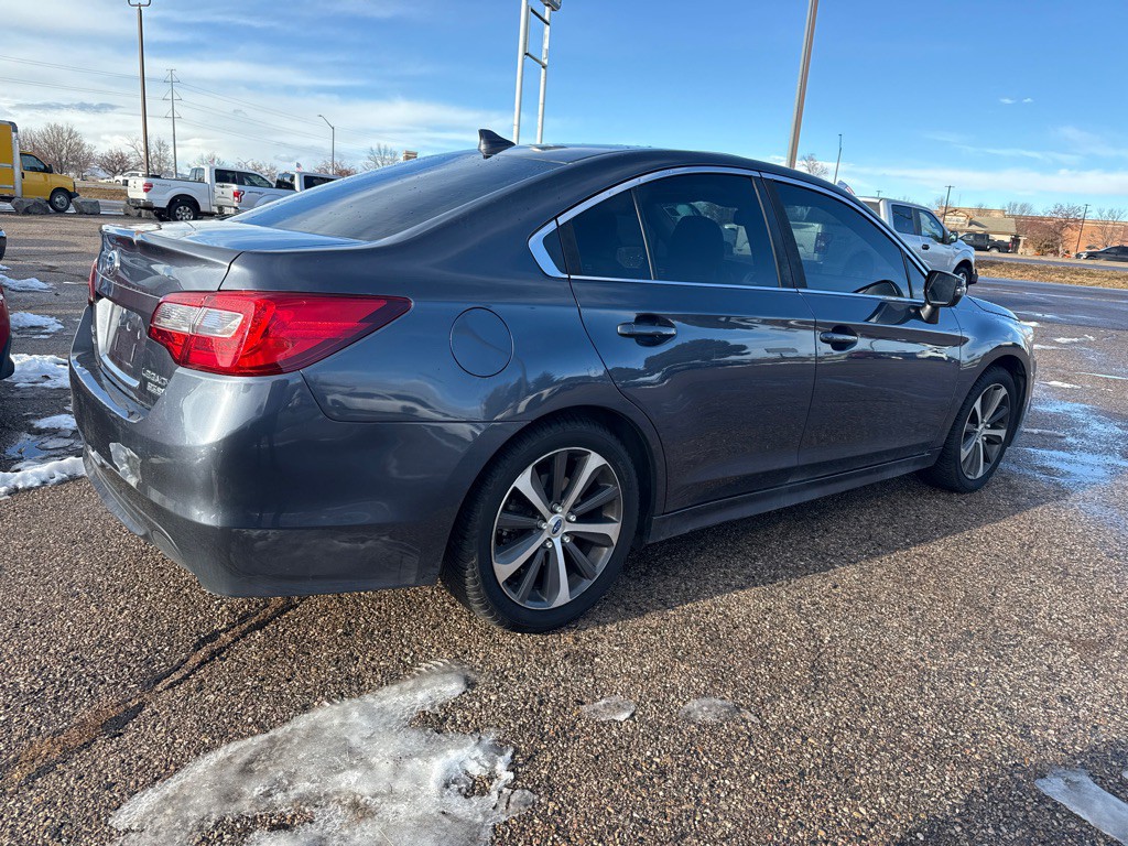 2017 Subaru Legacy Image 4