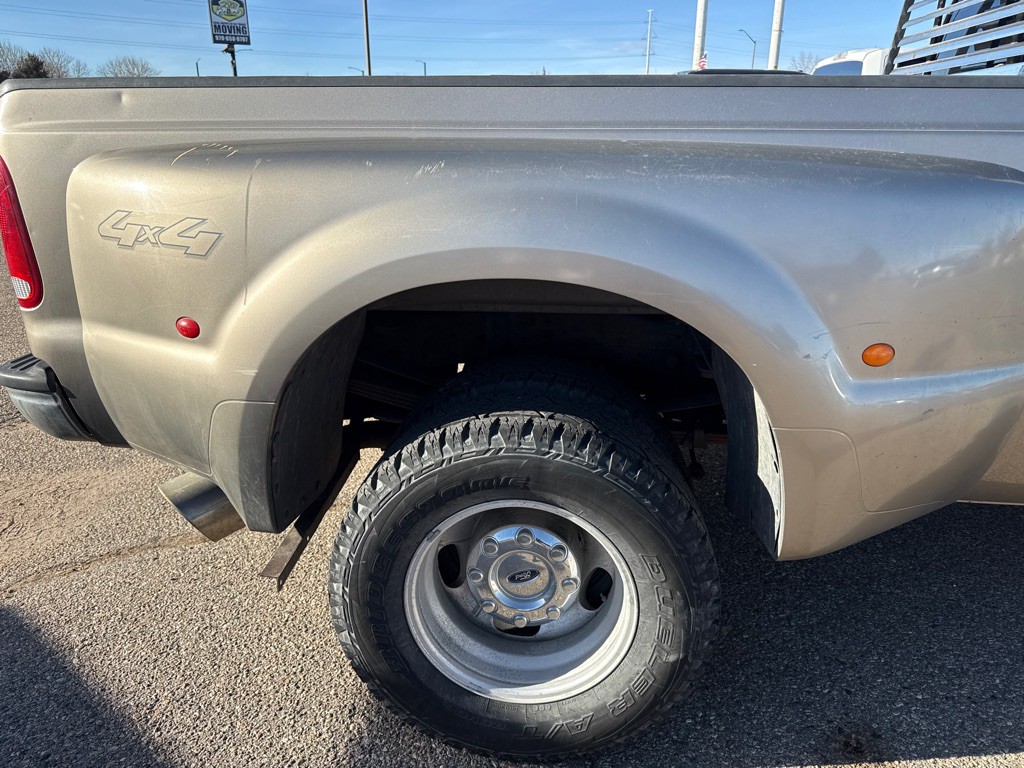 2006 Ford F-350 Image 10