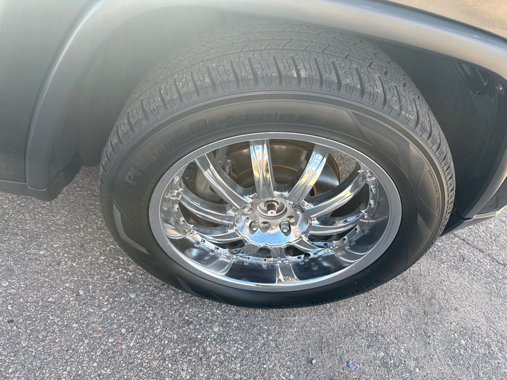 2011 Jeep Grand Cherokee Image 4