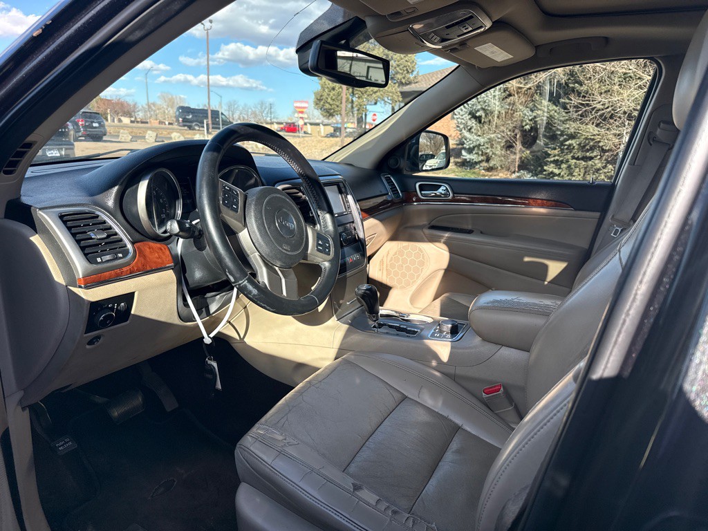 2011 Jeep Grand Cherokee Image 8
