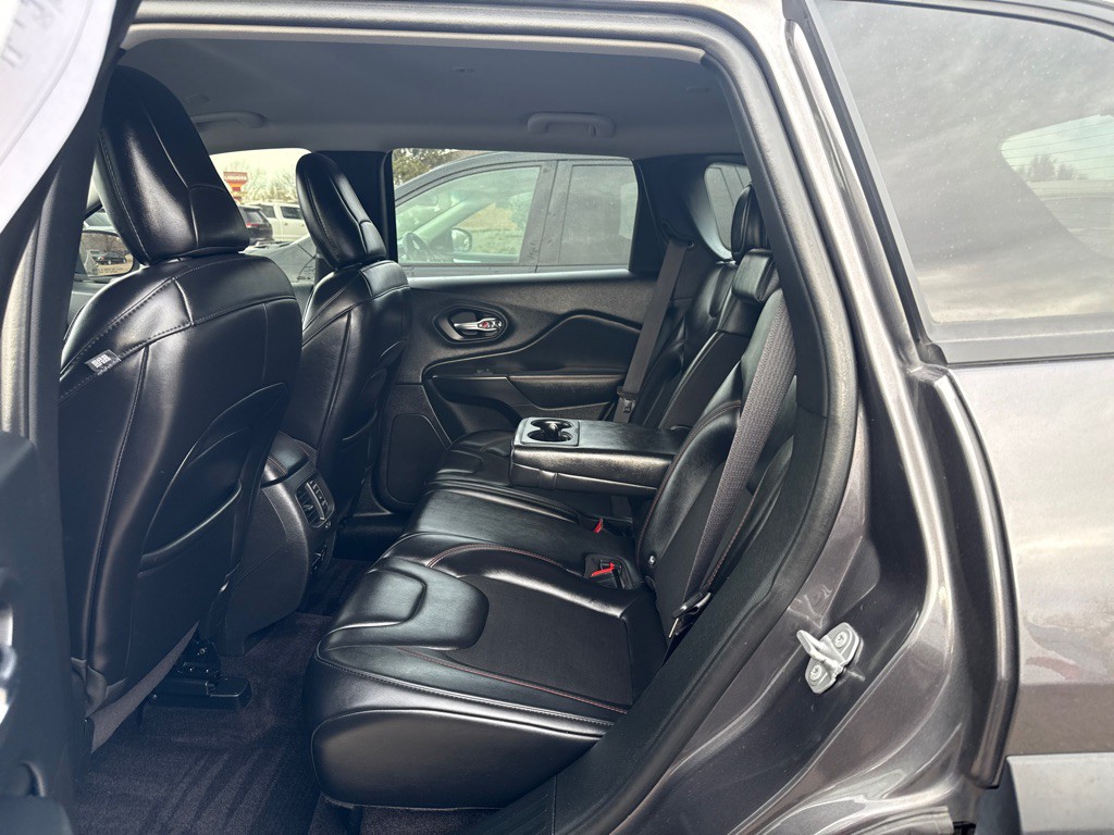 2019 Jeep Cherokee Image 9