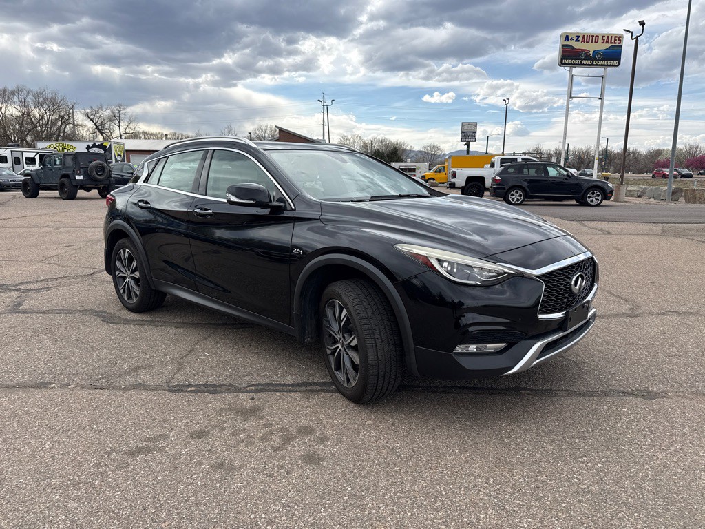2017 INFINITI QX30 Image 3