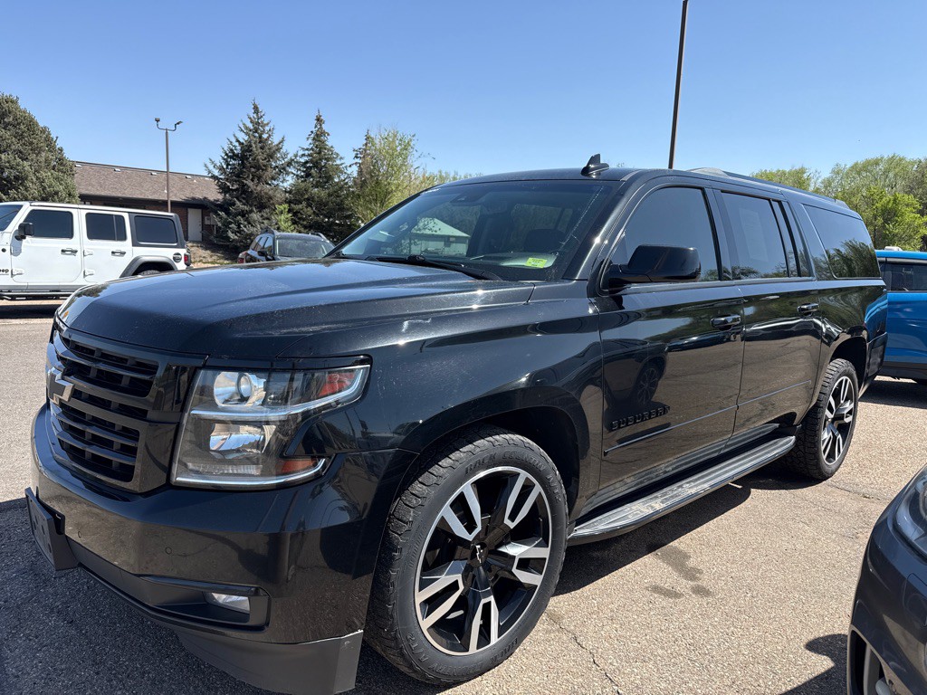 2020 Chevrolet Suburban Image 2
