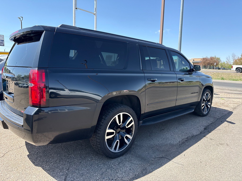 2020 Chevrolet Suburban Image 4