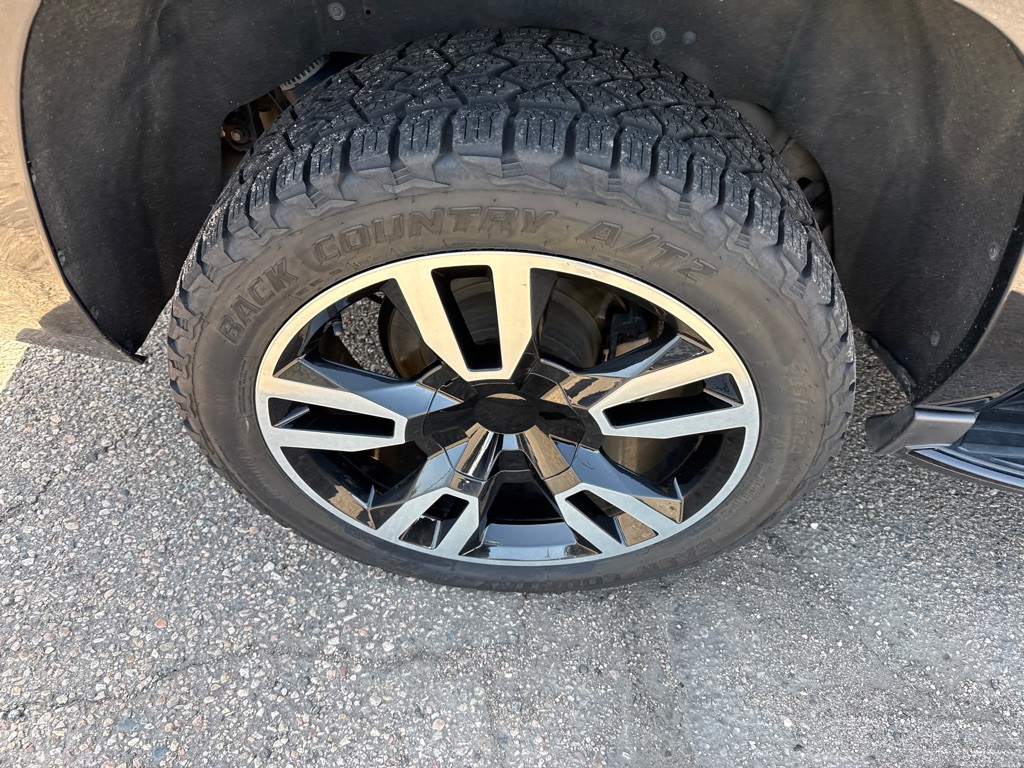 2020 Chevrolet Suburban Image 13