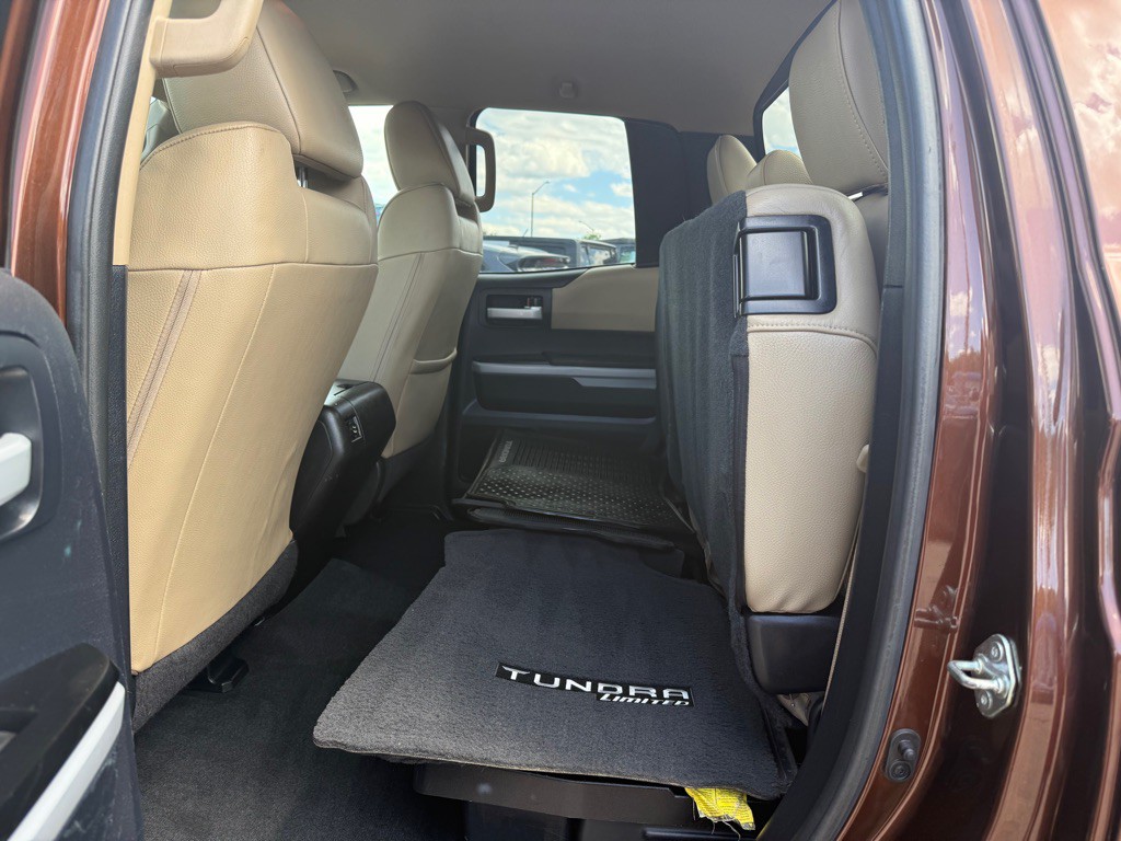 2015 Toyota Tundra Image 9