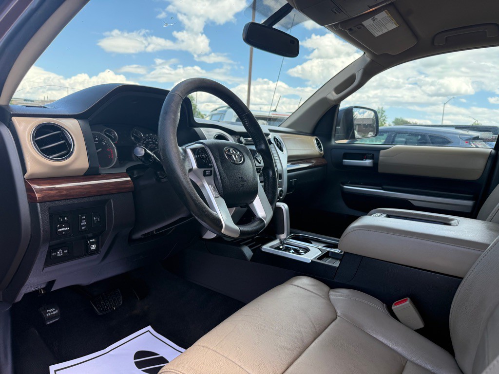 2015 Toyota Tundra Image 10