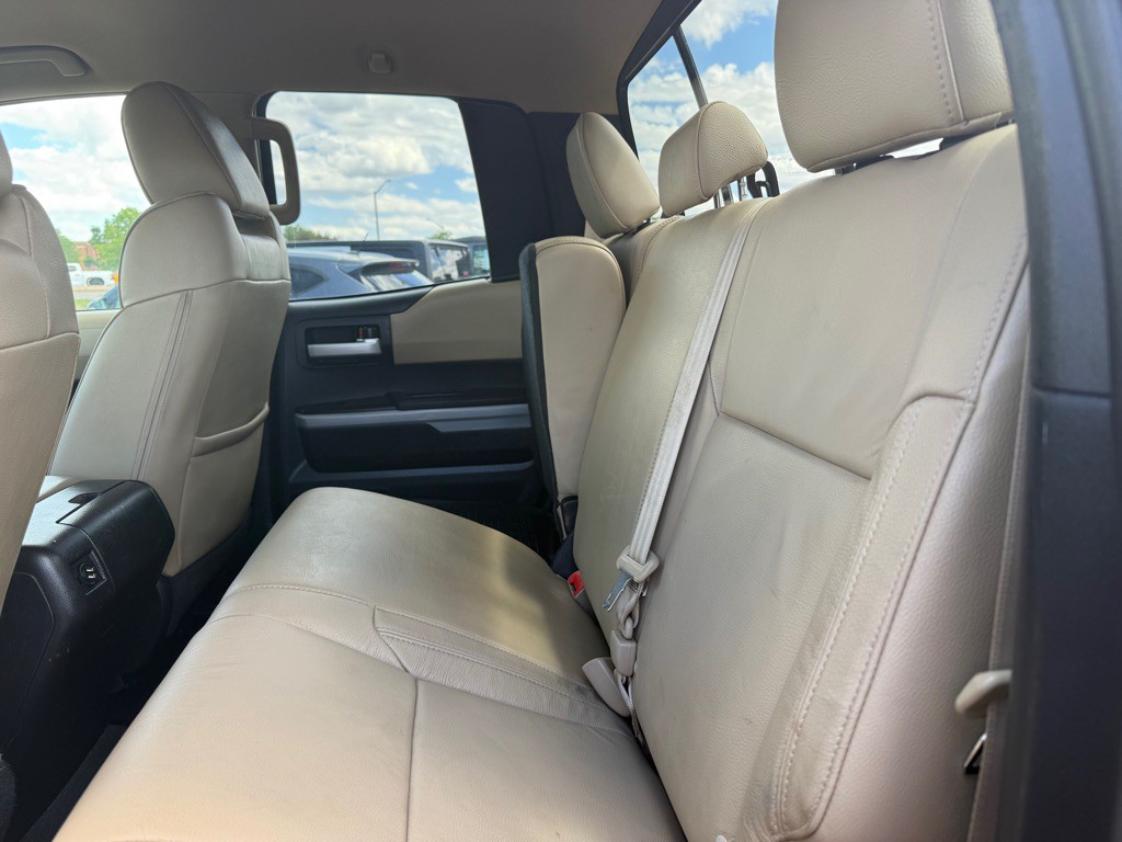 2015 Toyota Tundra Image 11