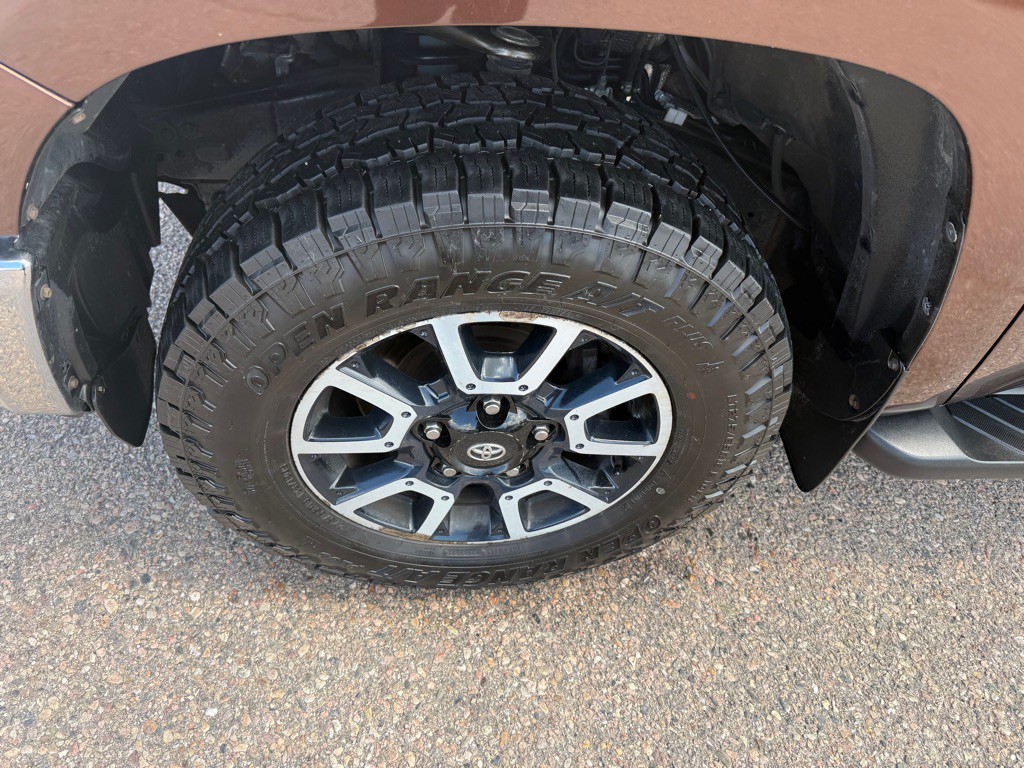 2015 Toyota Tundra Image 12
