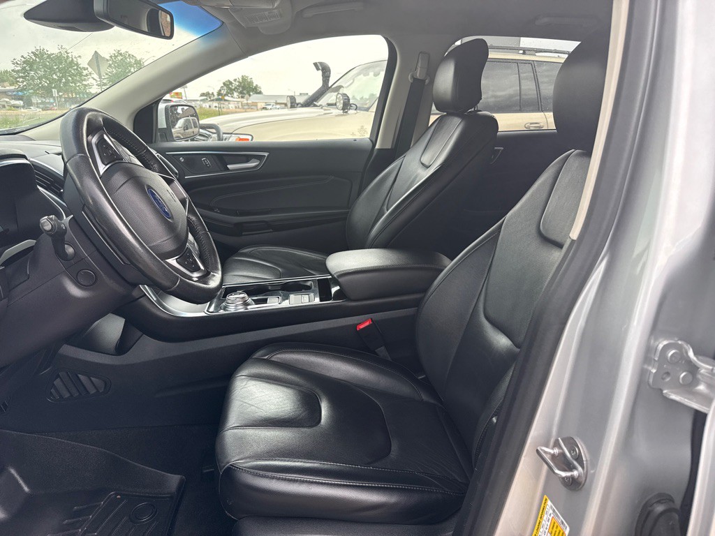 2019 Ford Edge Image 9
