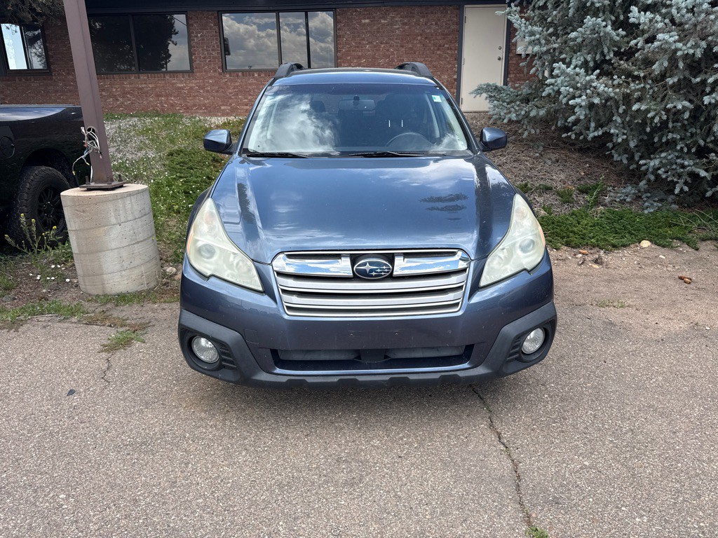 2013 Subaru Outback Image 2