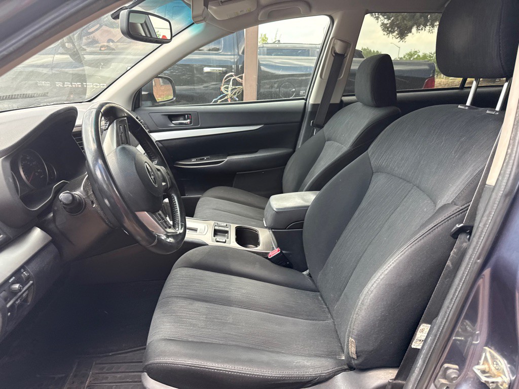 2013 Subaru Outback Image 6