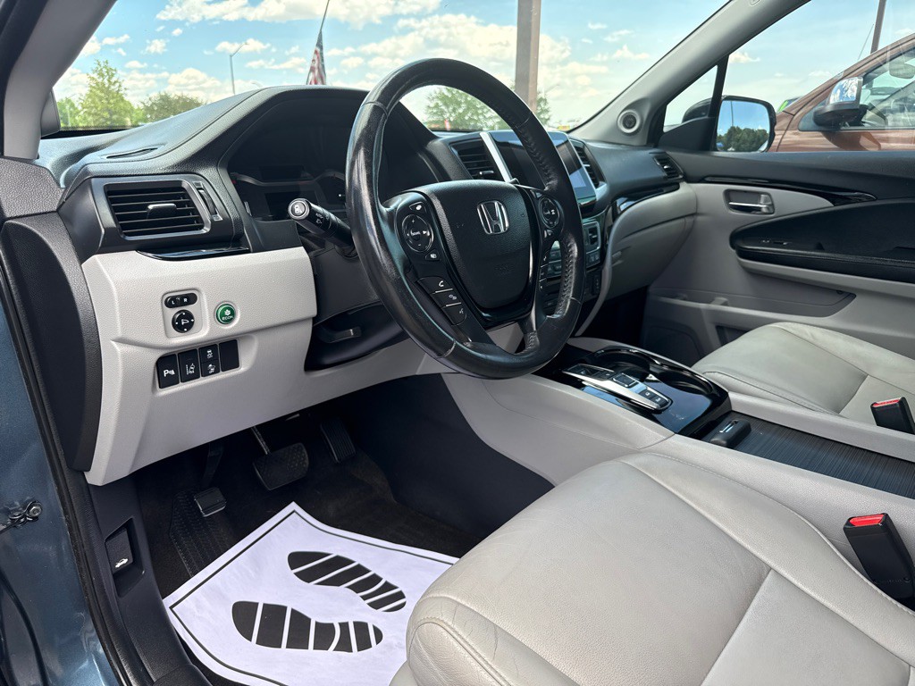 2017 Honda Pilot Image 9