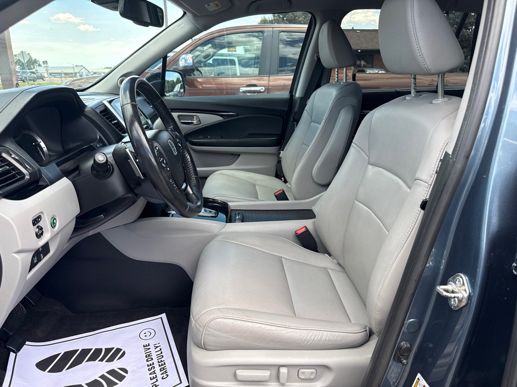 2017 Honda Pilot Image 11