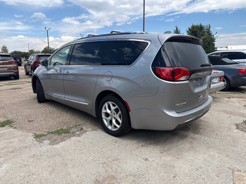 2018 Chrysler Pacifica Image 6