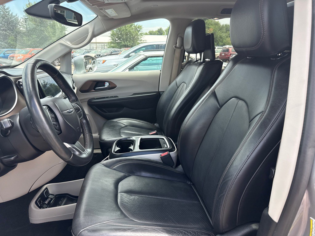 2018 Chrysler Pacifica Image 10