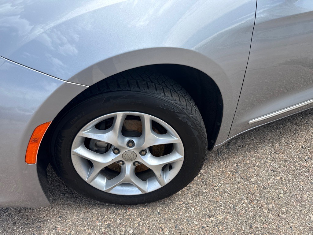 2018 Chrysler Pacifica Image 12