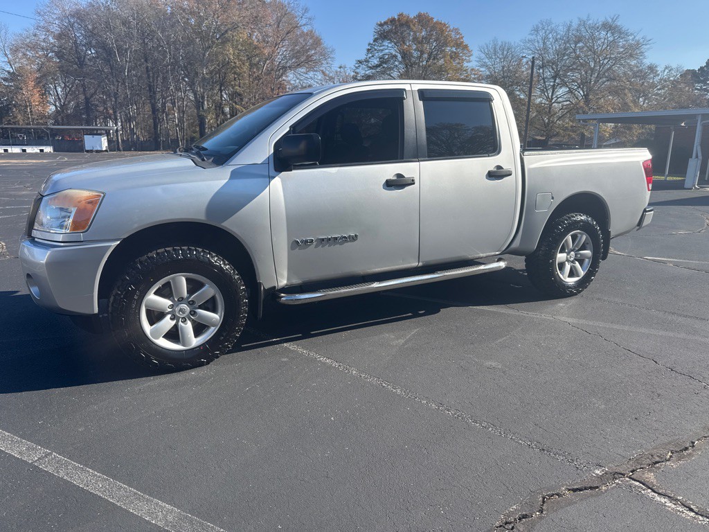 2014 Nissan Titan Image 3