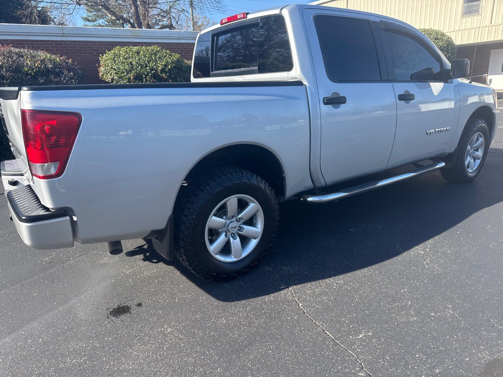 2014 Nissan Titan Image 7