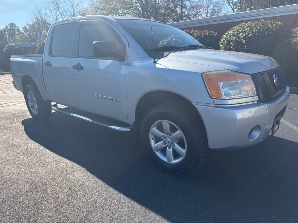 2014 Nissan Titan Image 9
