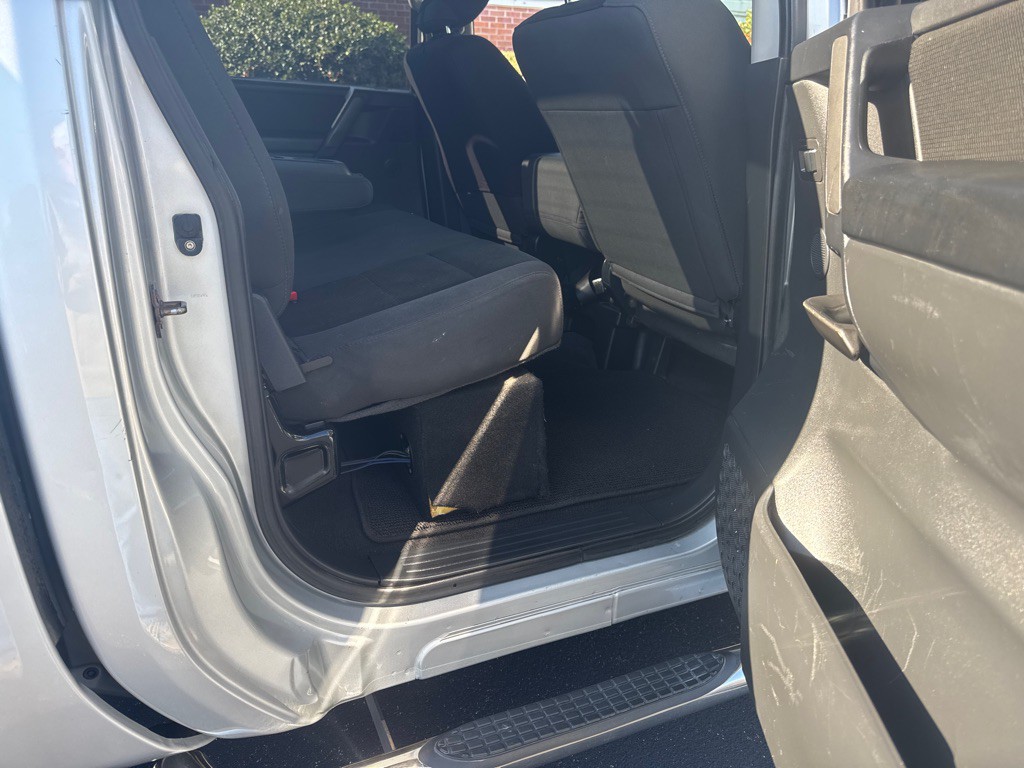 2014 Nissan Titan Image 19