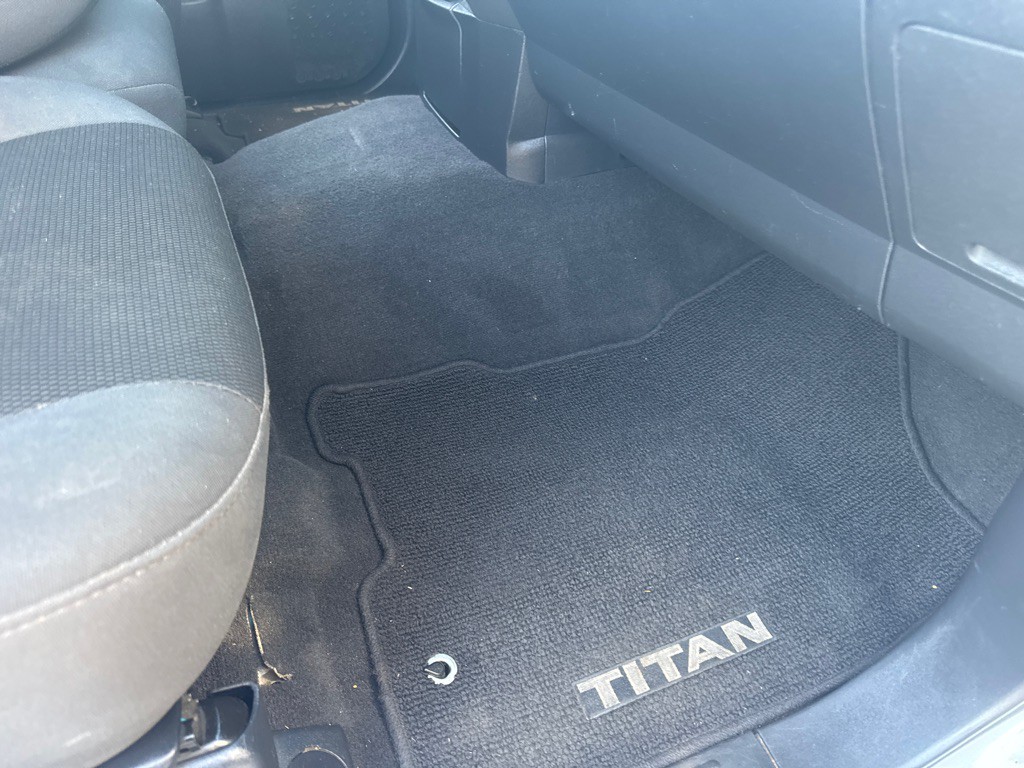2014 Nissan Titan Image 25