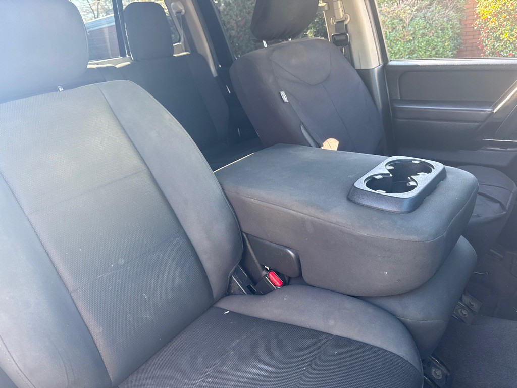2014 Nissan Titan Image 28