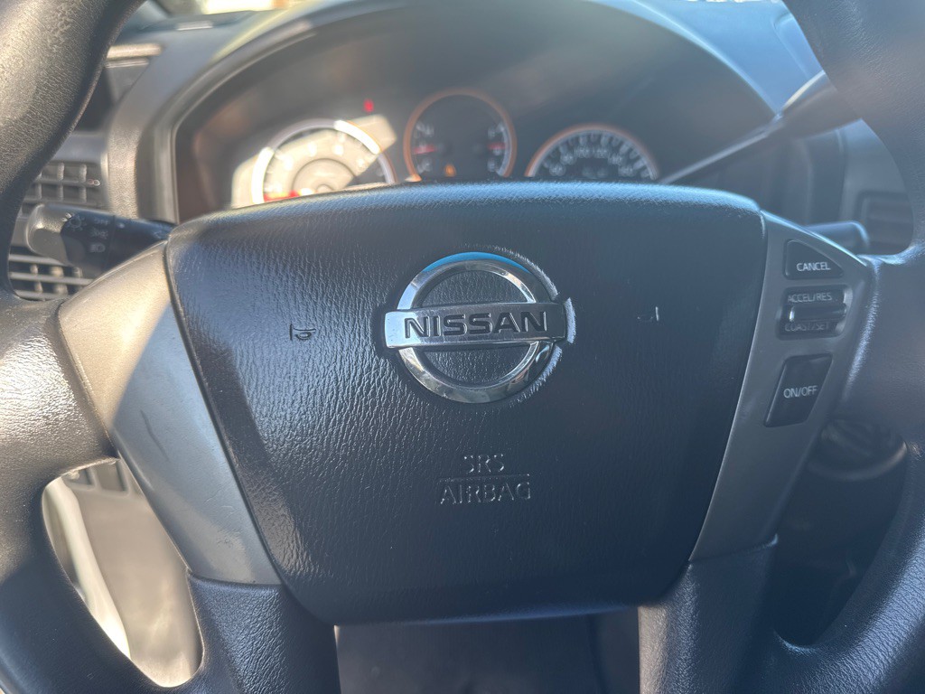 2014 Nissan Titan Image 38