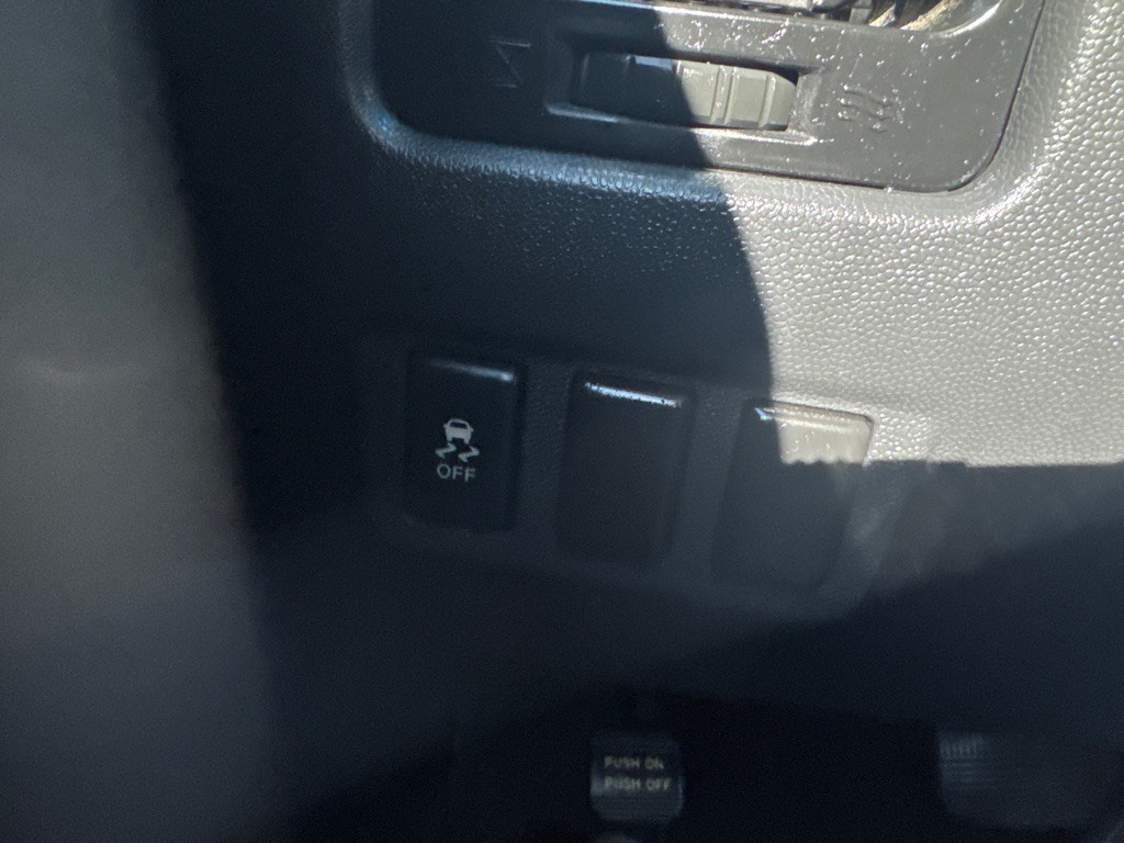 2014 Nissan Titan Image 40