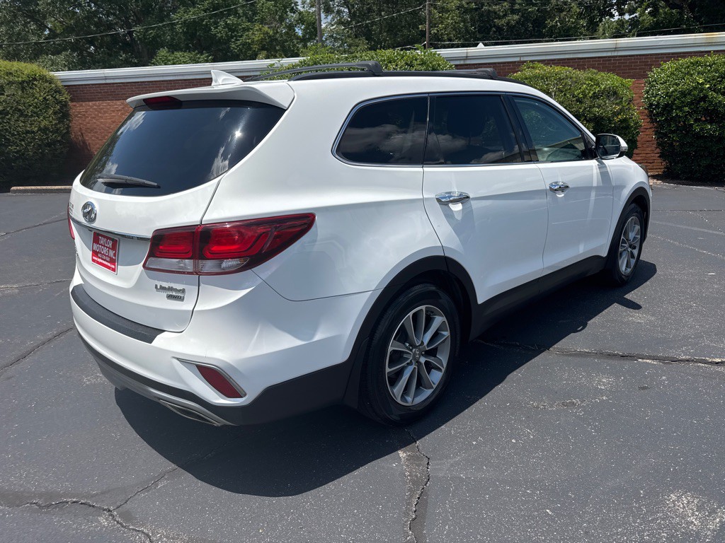 2017 Hyundai Santa Fe Image 4