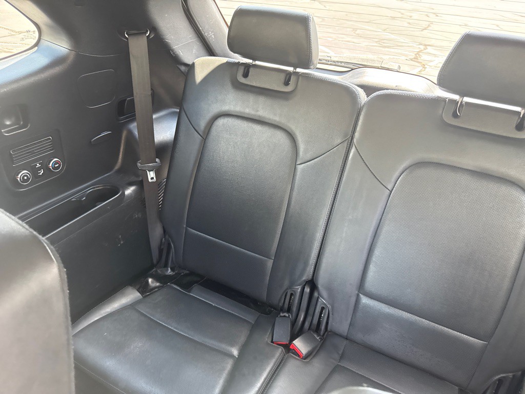 2017 Hyundai Santa Fe Image 10