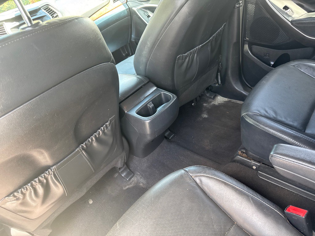 2017 Hyundai Santa Fe Image 11