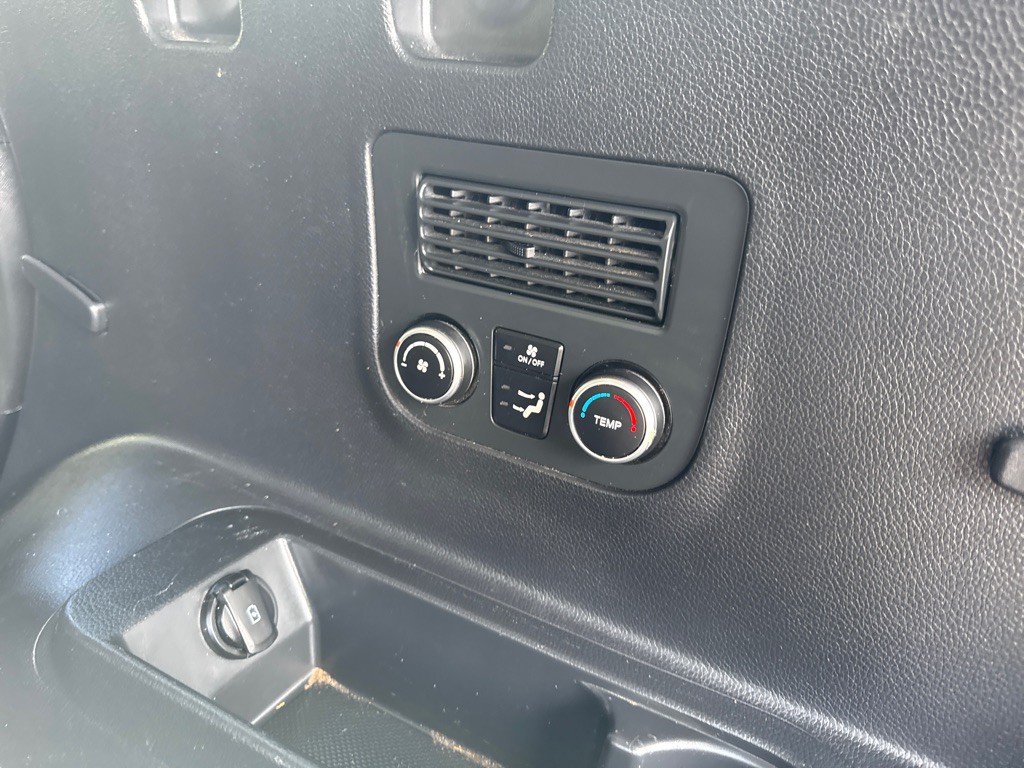 2017 Hyundai Santa Fe Image 18