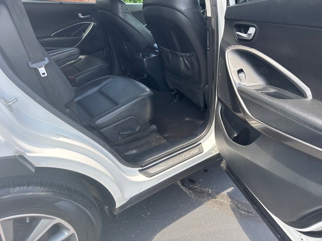 2017 Hyundai Santa Fe Image 21