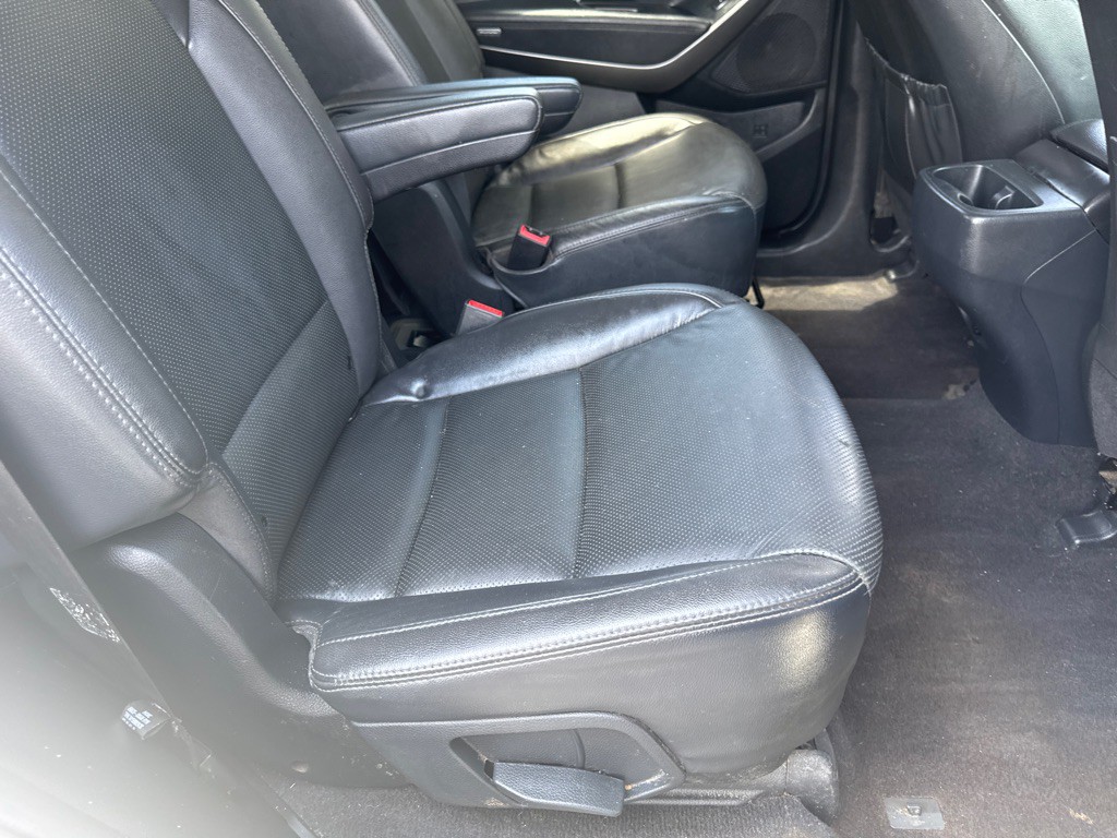 2017 Hyundai Santa Fe Image 22