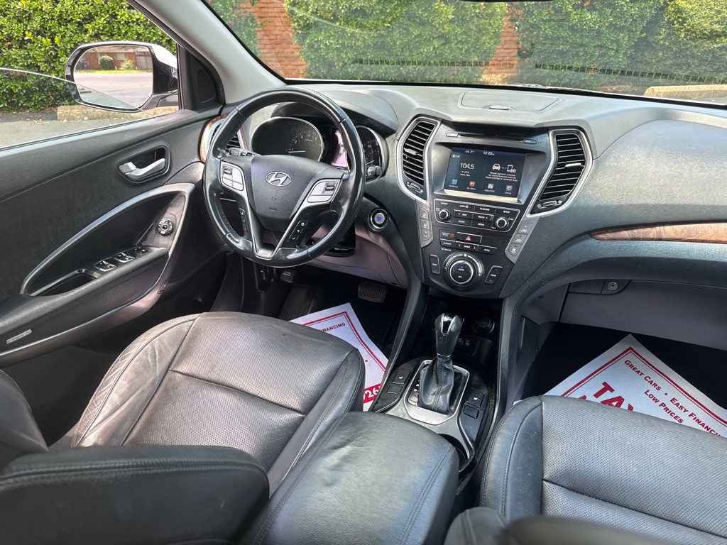 2017 Hyundai Santa Fe Image 24