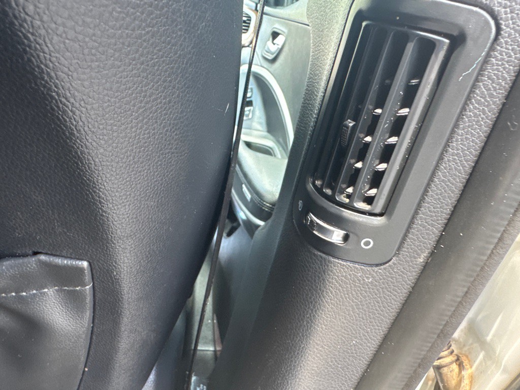 2017 Hyundai Santa Fe Image 25