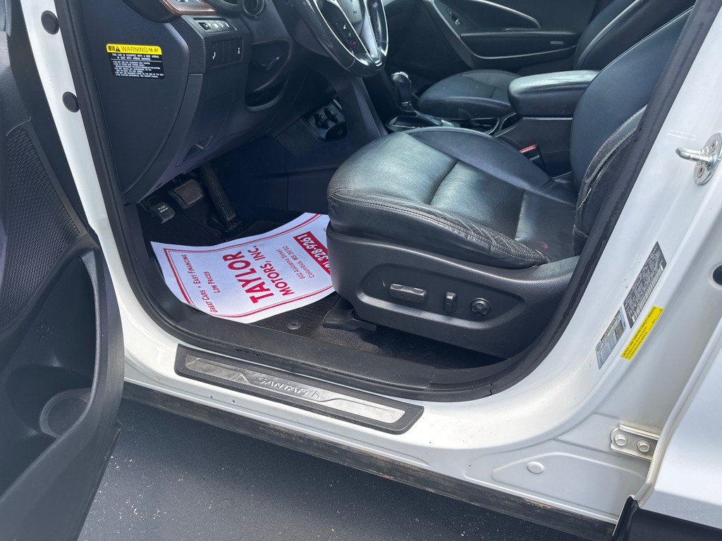 2017 Hyundai Santa Fe Image 32