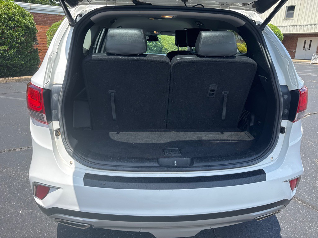 2017 Hyundai Santa Fe Image 12