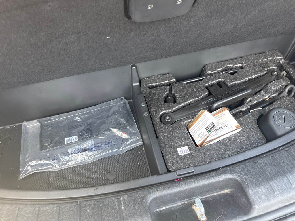 2017 Hyundai Santa Fe Image 13